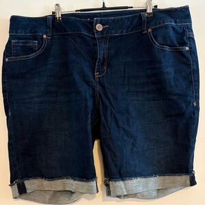 Lane Bryant Bermuda Genius Fit Dark Blue Women’s Shorts 20